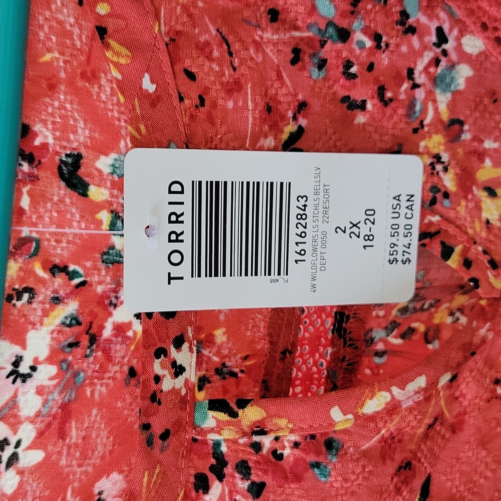 Torrid plus size top - Picture 3 of 3